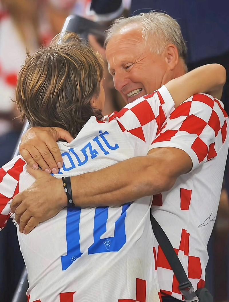 利拉德无限期缺席，NBA联盟工资帽上涨10%，快船哈登下一场或出战成疑